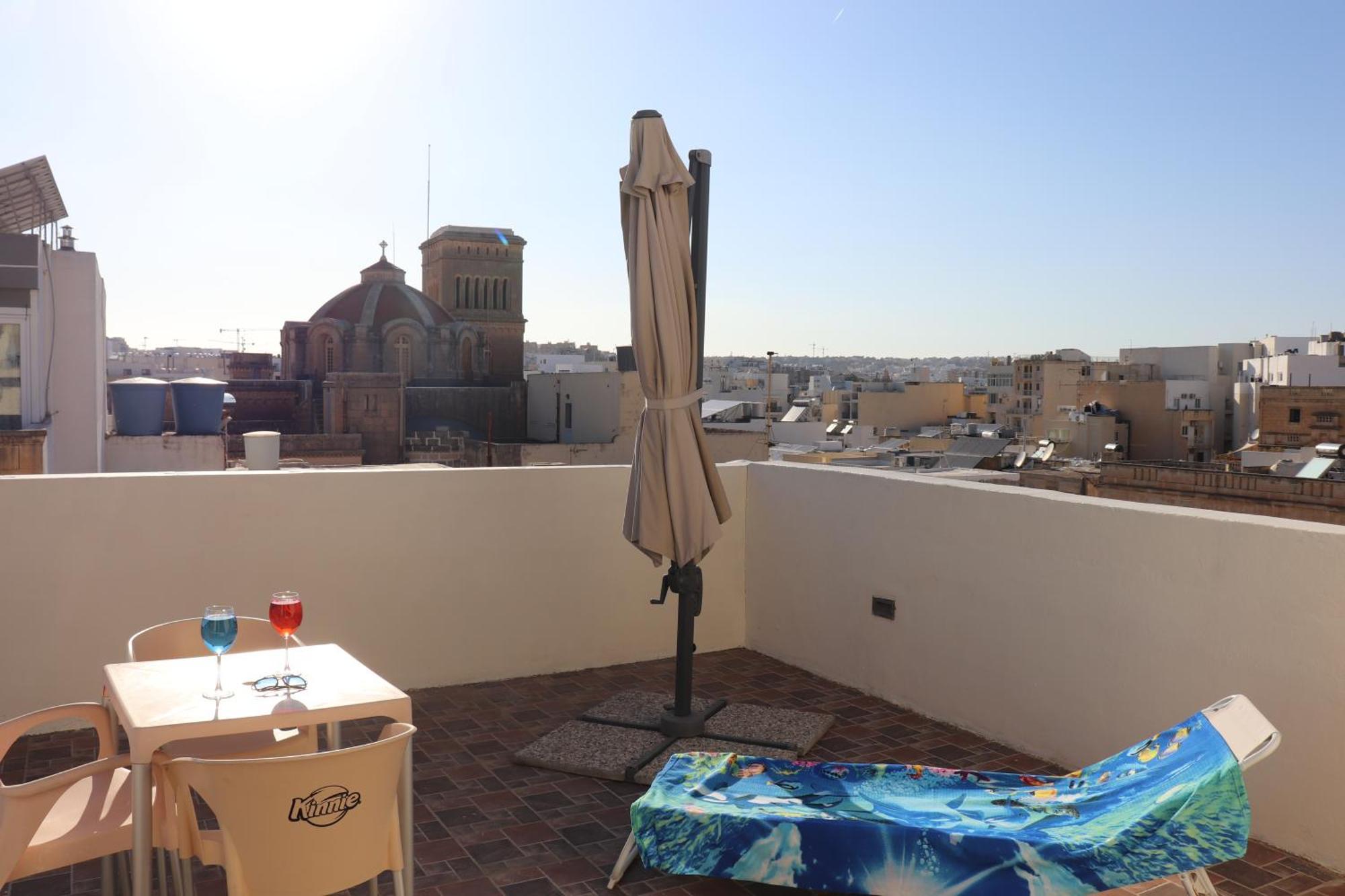 St Julians Sliema Penthouse 3 Minutes Walk From Seafront Apartment Exterior photo